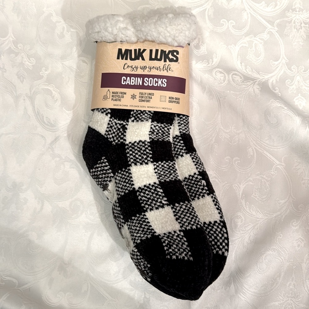 Muk  Luks Cabin Socks with Sherpa lining in Black and White checks with grippers